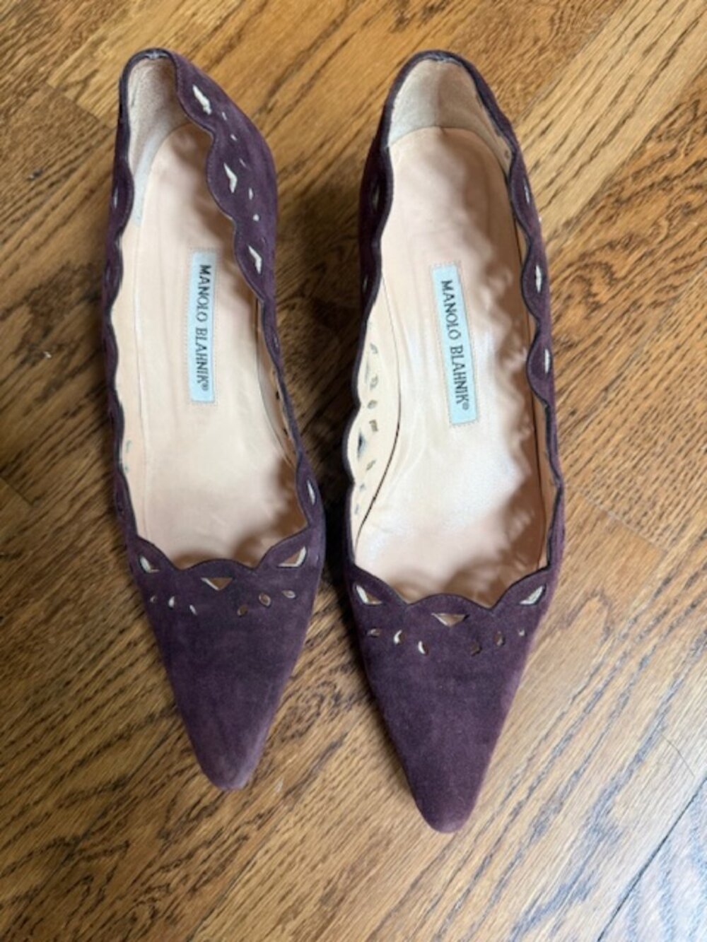 Kitten Heel Manolo Blahnik Suede Pumps